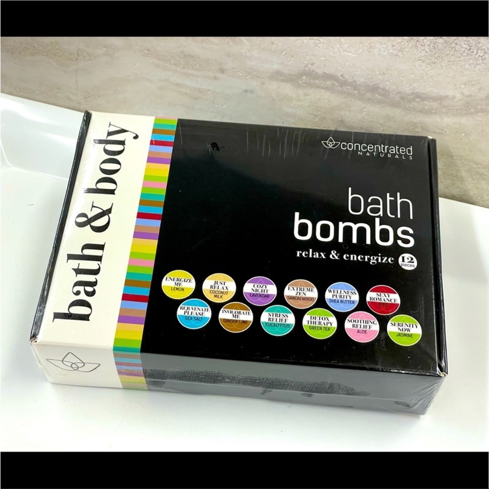 Box of 12 Scented Fizzy Spa Bath
Ball Bombs - Picture 2 of 3